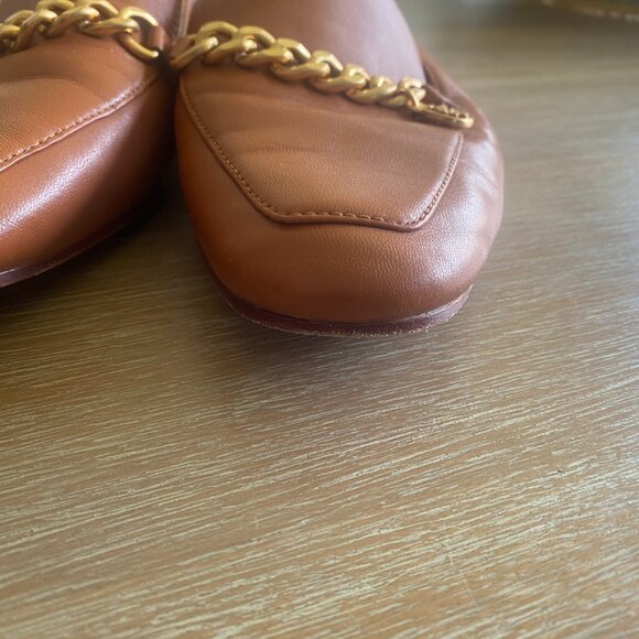 Tory Burch Leather Loafer in Camel with Gold Charm | women size 8.5 - Picture 8 of 8